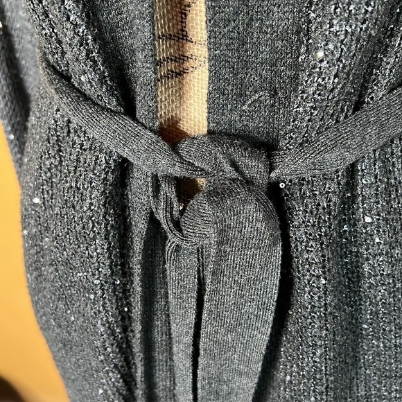 Victoria’s Secret Charcoal Gray w/ Silver Sequin Cardigan Wrap Size S - Picture 4 of 8